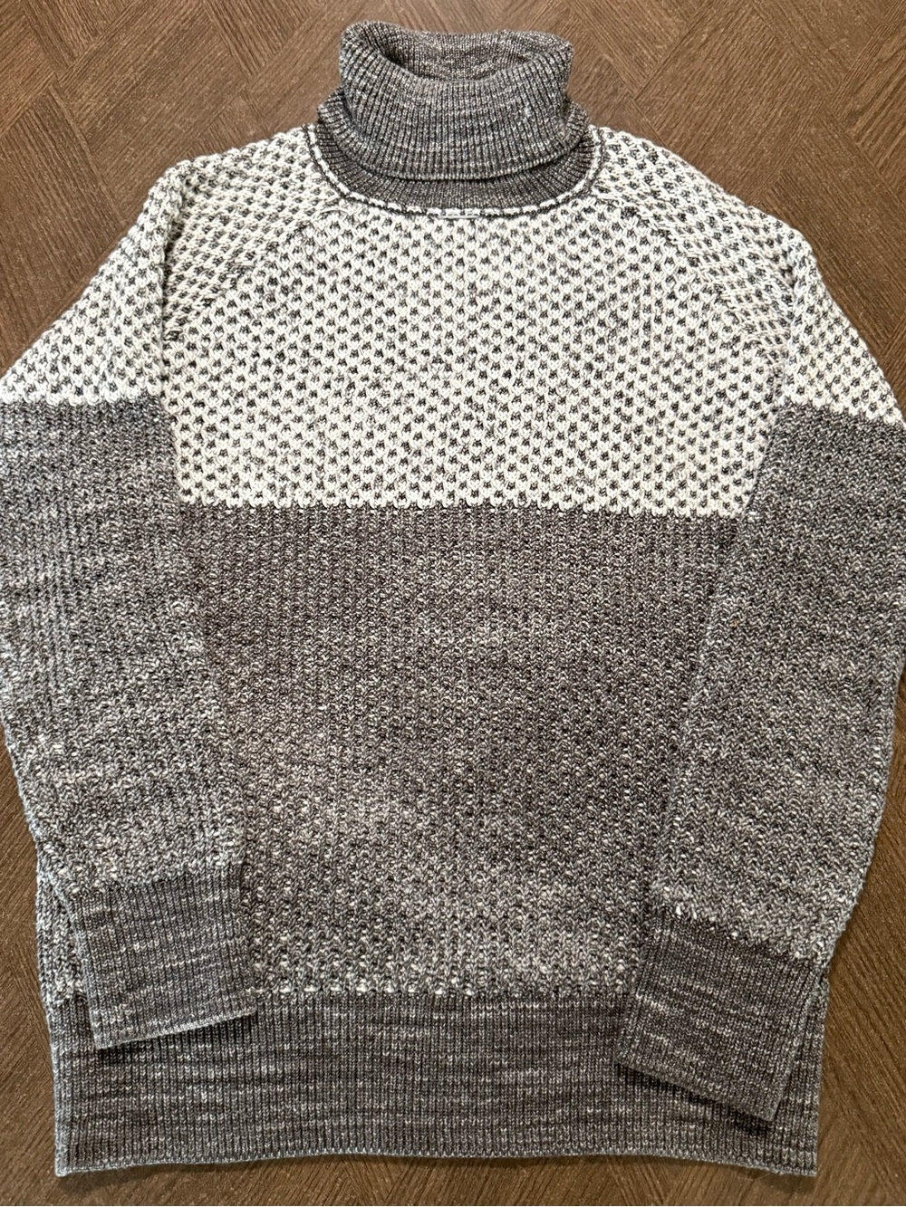 prAna Women’s Grey & White Marled Cowl Neck Colorblock Sweater EUC sz-XS